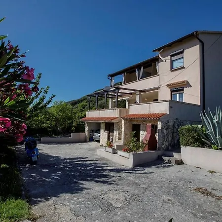 Vesna 2844 Supetarska Draga