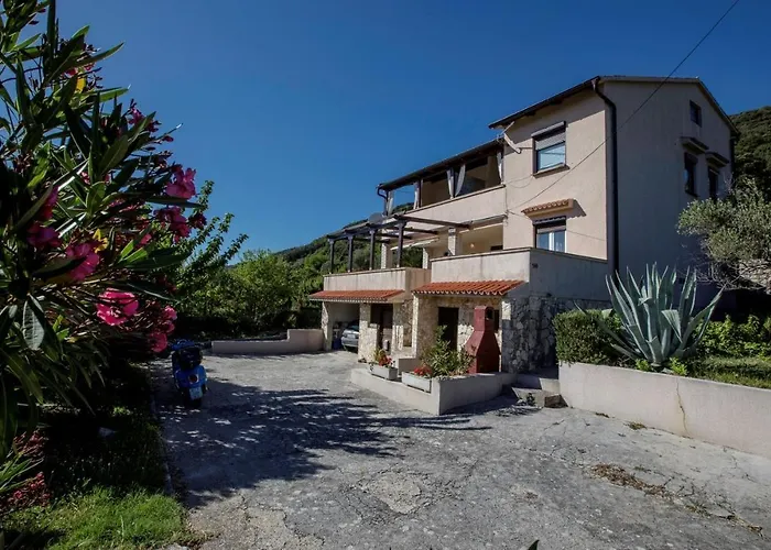 Vesna 2844 Supetarska Draga